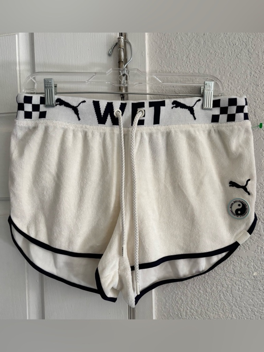 Women’s Puma White Drawstring Terry Shorts with Navy Blue Trim Size 0/XS